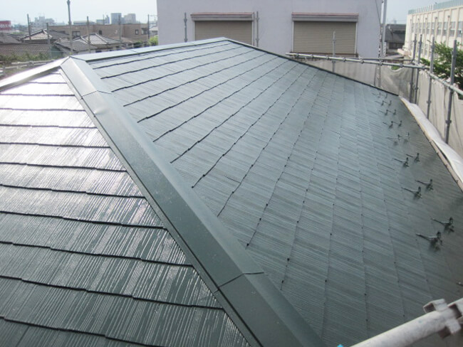 屋根塗装 下塗り:ベストシーラー 中塗り&上塗り:サーモアイSI(遮熱塗料) 施工地域:東京都足立区舎人